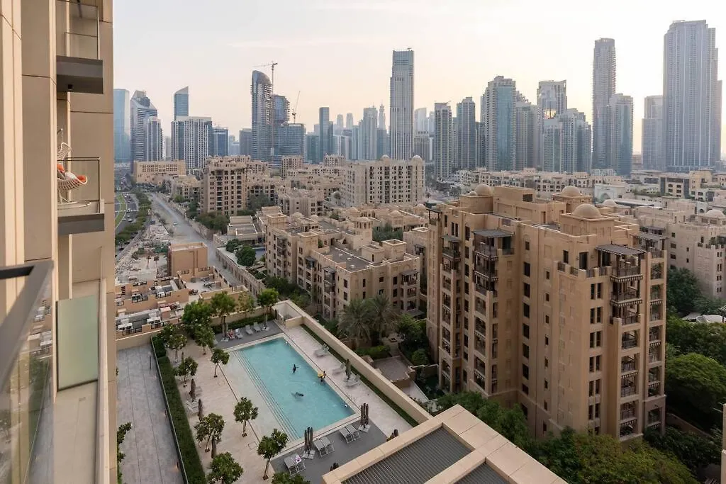 Ultimate Stay / Amazing Burj Khalifa Views / 5 Min Walk From Dubai Mall / 6 People شقة