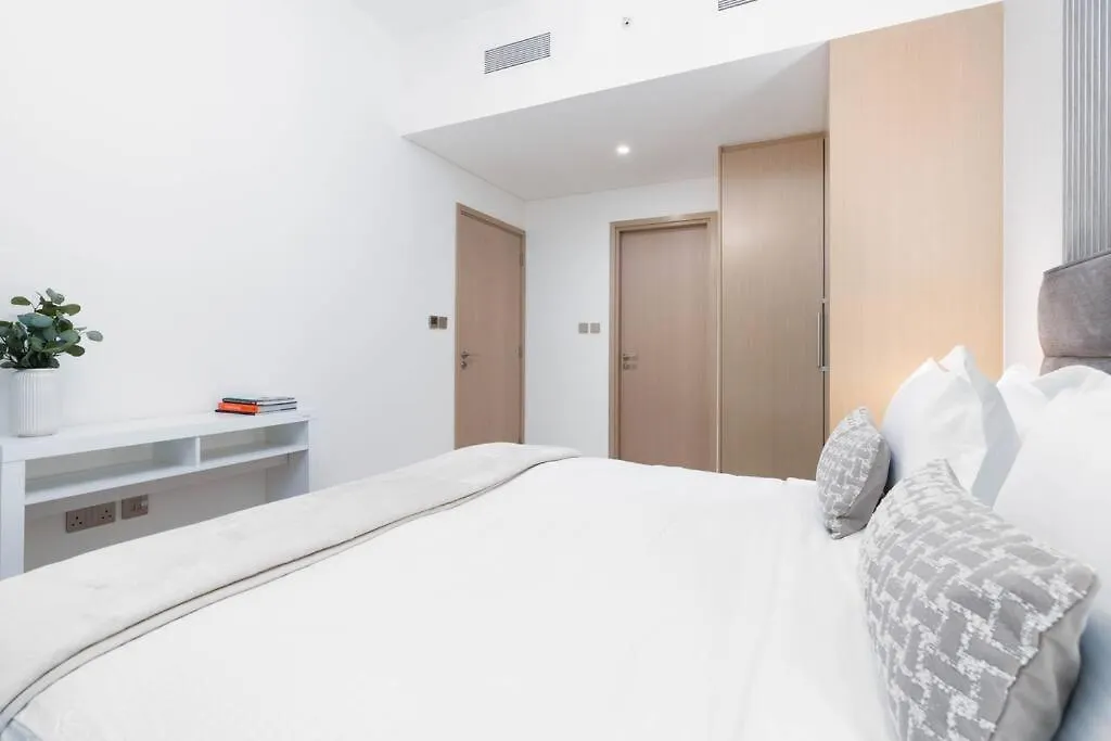 Ultimate Stay / Amazing Burj Khalifa Views / 5 Min Walk From Dubai Mall / 6 People